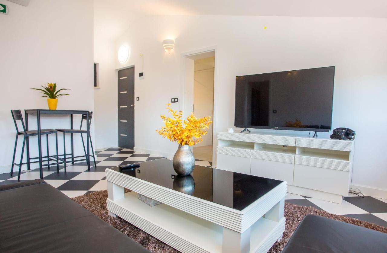 Black & White Apartment Rovinj Exterior foto